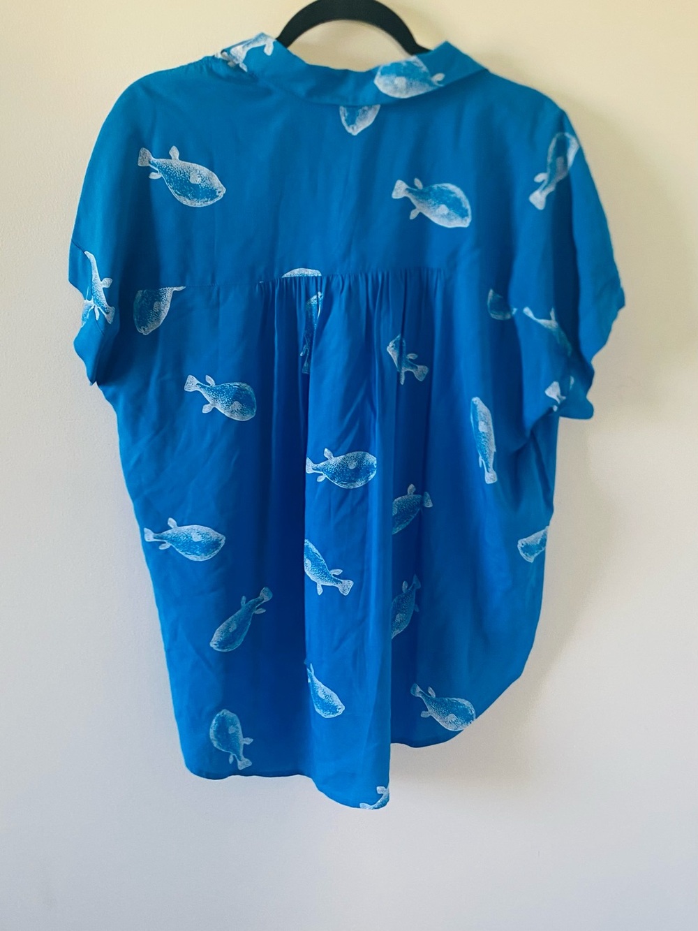 Blue Short Sleeve Lightweight Button-Up Shirt with Bold Fish Print - Picture 6 of 10